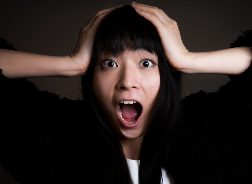 ショックな女性
